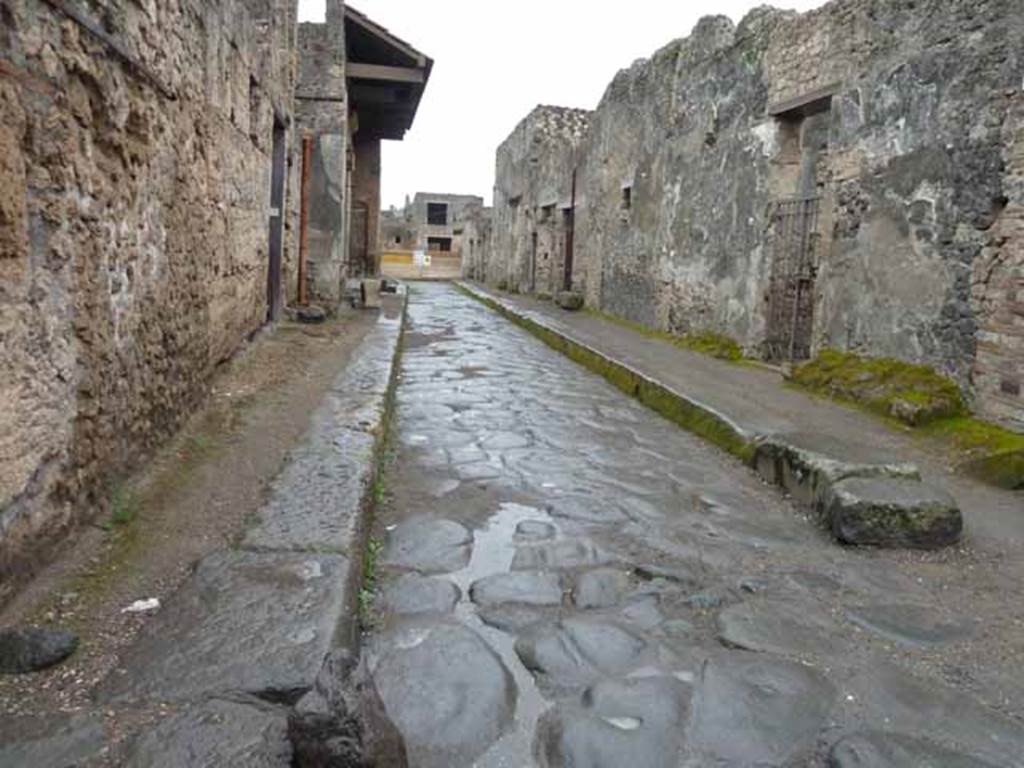 Vicolo del Menandro, May 2010. Looking east between I.6 and I.10, from near junction.
