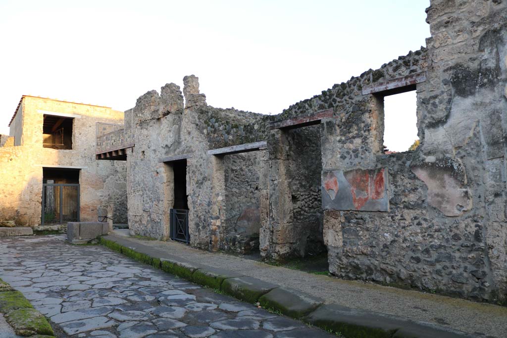 Vicolo del Menandro, south side. December 2018. Looking east along I.10, from near I.10.3. Photo courtesy of Aude Durand.