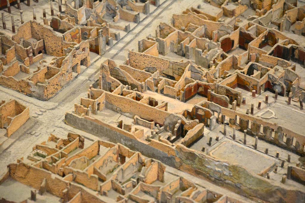 Via Stabiana, on left, at crossroads with junction of Vicolo del Menandro, on right, and Via del Tempio d�Iside, on left.
May 2019. Looking north-west.
Foto Tobias Busen, ERC Grant 681269 D�COR.
