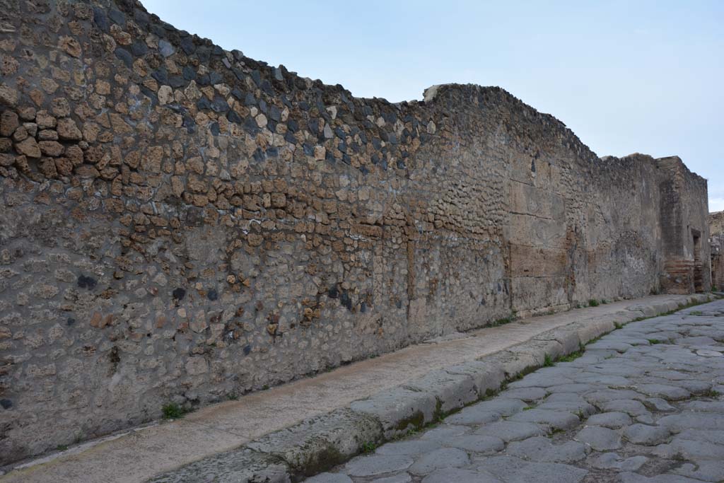 Vicolo del Menandro, north side, Pompeii. March 2018. Detail of south wall, looking east. 
Foto Tobias Busen, ERC Grant 681269 D�COR.

