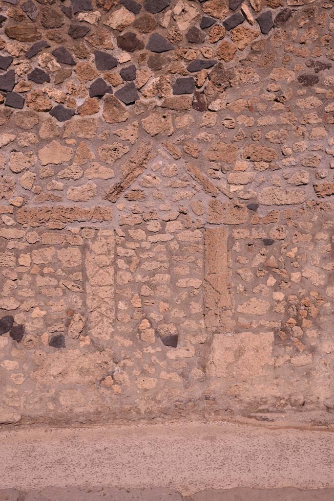 Vicolo del Menandro, north side, Pompeii. October 2019. Detail, looking north to south wall of Insula.
Foto Tobias Busen, ERC Grant 681269 D�COR.
