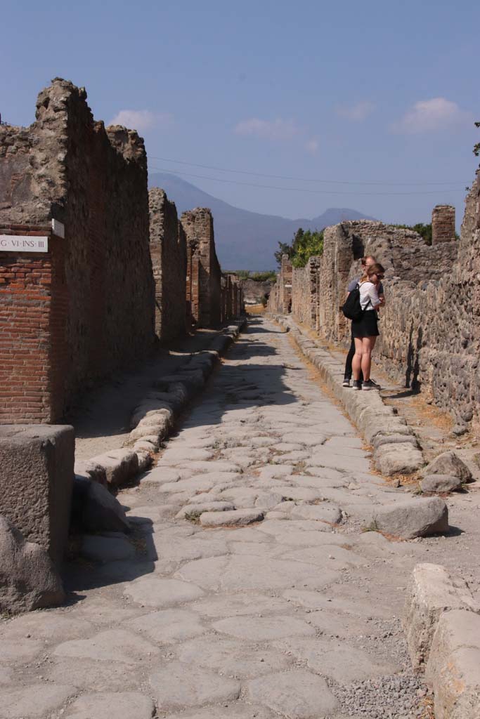 Vicolo di Modesto. September 2019. 
Looking north from junction with Via Consolare. Photo courtesy of Klaus Heese.
