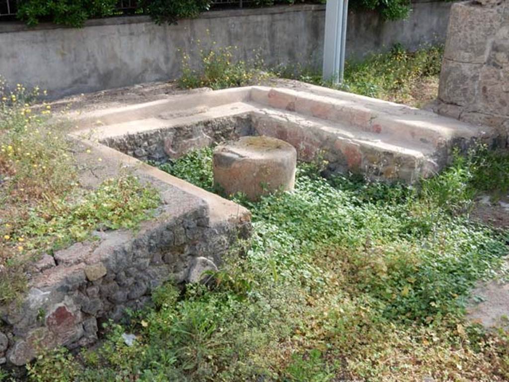 Tempio dionisiaco in località Sant’Abbondio di Pompei. May 2018. North triclinium B.
Photo courtesy of Buzz Ferebee.
