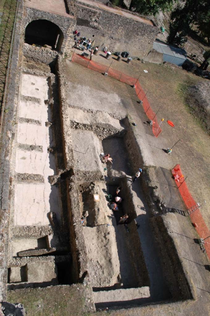 Sanctuary of Minerva Italica adjacent to the west side of Pompeii. 2014. Tanks in the area at the rear of the house.
System of communicating tanks-cisterns for the purge of meteoric waters coming from the Vicolo del Farmacista.
Santuario di Minerva Italica adiacente al lato ovest di Pompei. 2014. Vasche nell’area sterna della casa.
Sistema di vasche-cisterne comunicanti per l’espurgo delle acque meteoriche provenienti da Vicolo del Farmacista.
Photograph © Parco Archeologico di Pompei.
See Grimaldi M., 2014. Pompei Vol. II: La casa di Marco Fabio Rufo. Napoli: Valtrend, p. 38, fig. 40.