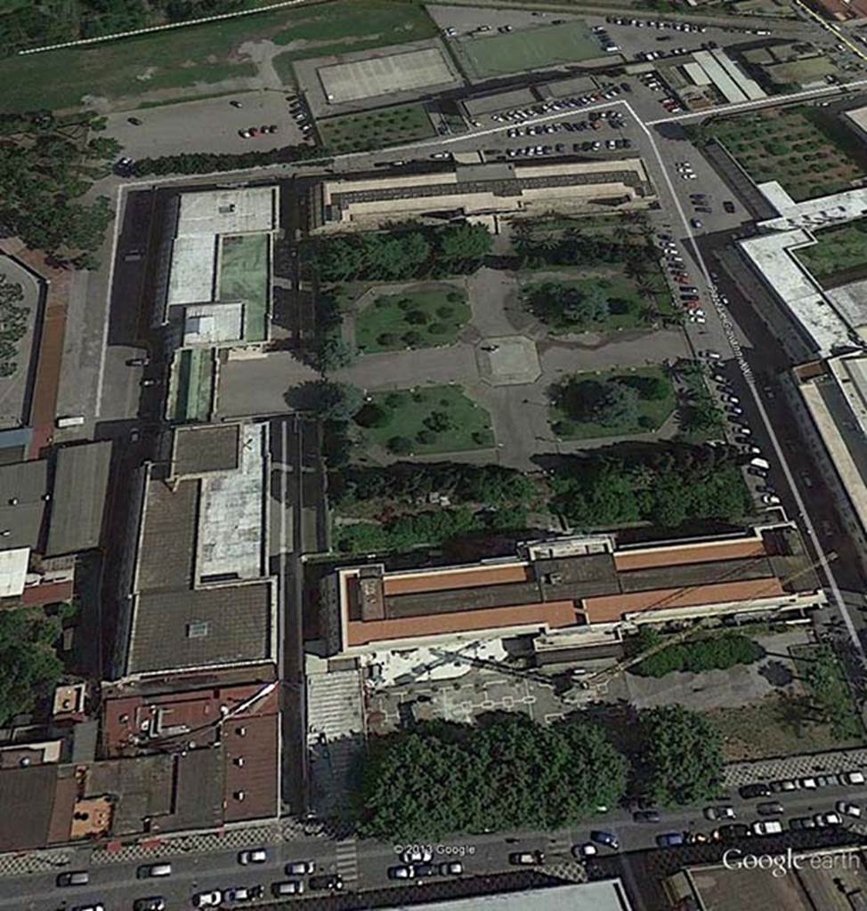 Pompeii, Tombe del Fondo Prelatura. 2012 photo � courtesy of Google Earth.
The tombs were discovered in 1952 during the construction of the modern buildings for the Prelatura di Pompei.
See Stefani G., 1998. Pompei oltre la vita: Nuove testimonianze dalle necropoli, p. 92.
