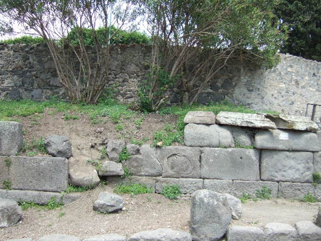 HGE03 Pompeii. May 2006. Front half of tomb. 
According to Kockel the architectural fragments are likely to belong to HGE04.
See Kockel V., 1983. Die Grabbauten vor dem Herkulaner Tor in Pompeji. Mainz: von Zabern, p. 117, taf. 35, taf. 69c.
