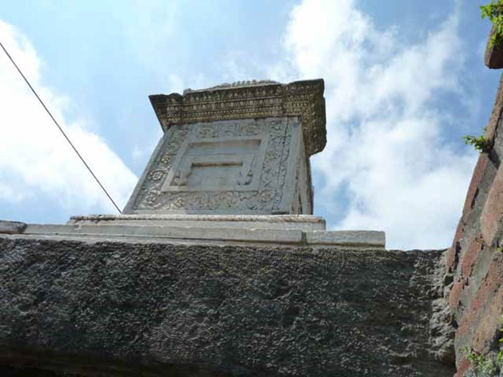 HGW22 Pompeii. May 2010. Upper south side.