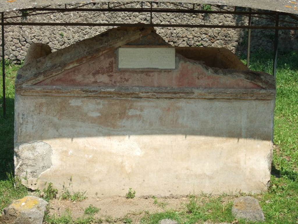 NGOF Pompeii. May 2006. Front south wall of Tomb of M. Obellius Firmus.