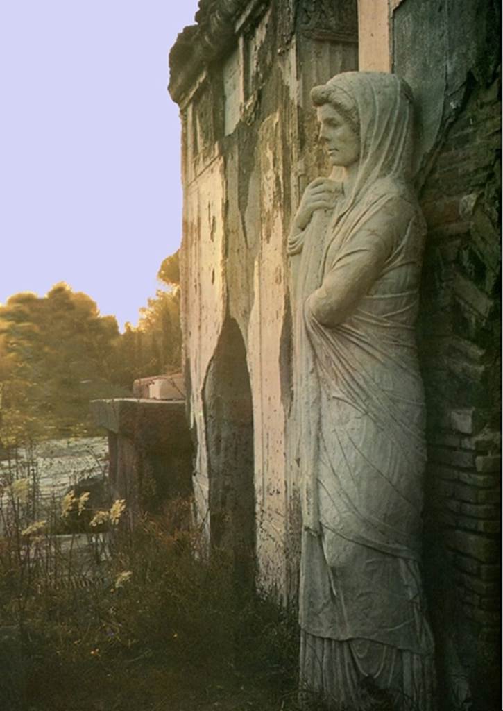 Pompeii Porta Nocera Tomb 6EN. Found June 1954. Found against the west side of front arch of the tomb between tombs $EN and 6EN. Marble female funerary statue. SAP 13932. See D’Ambrosio, A. and De Caro, S., 1983. Un Impegno per Pompei: Fotopiano e documentazione della Necropoli di Porta Nocera. Milano: Touring Club Italiano. (4EN).
