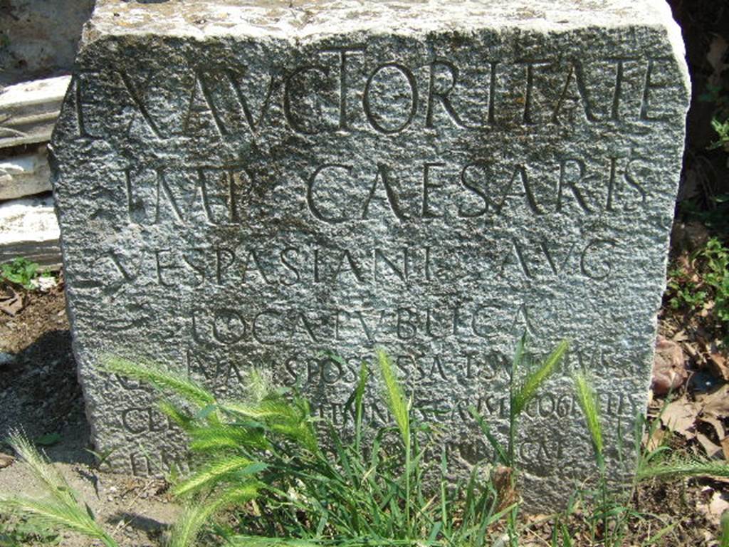 VGSC Pompeii Porta Vesuvio. May 2006. Cippus of Titus Suedius Clemens.
