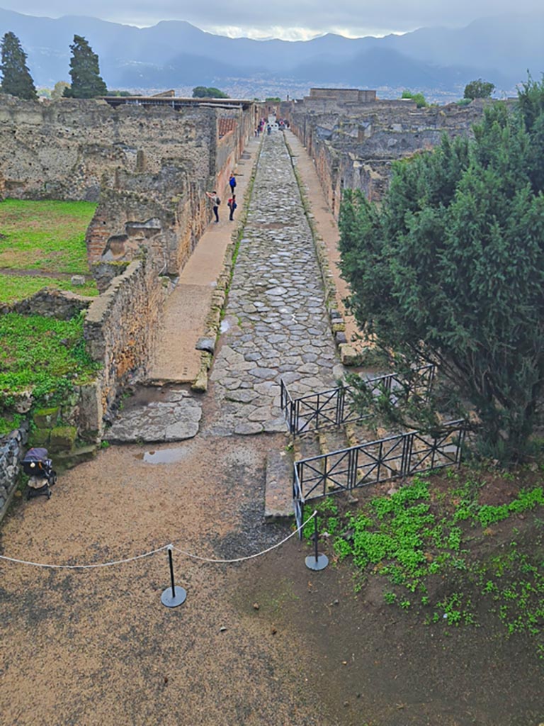 Tower XI, Pompeii. November 2023. 
Looking south along Via di Mercurio, from doorway into tower. Photo courtesy of Giuseppe Ciaramella.
