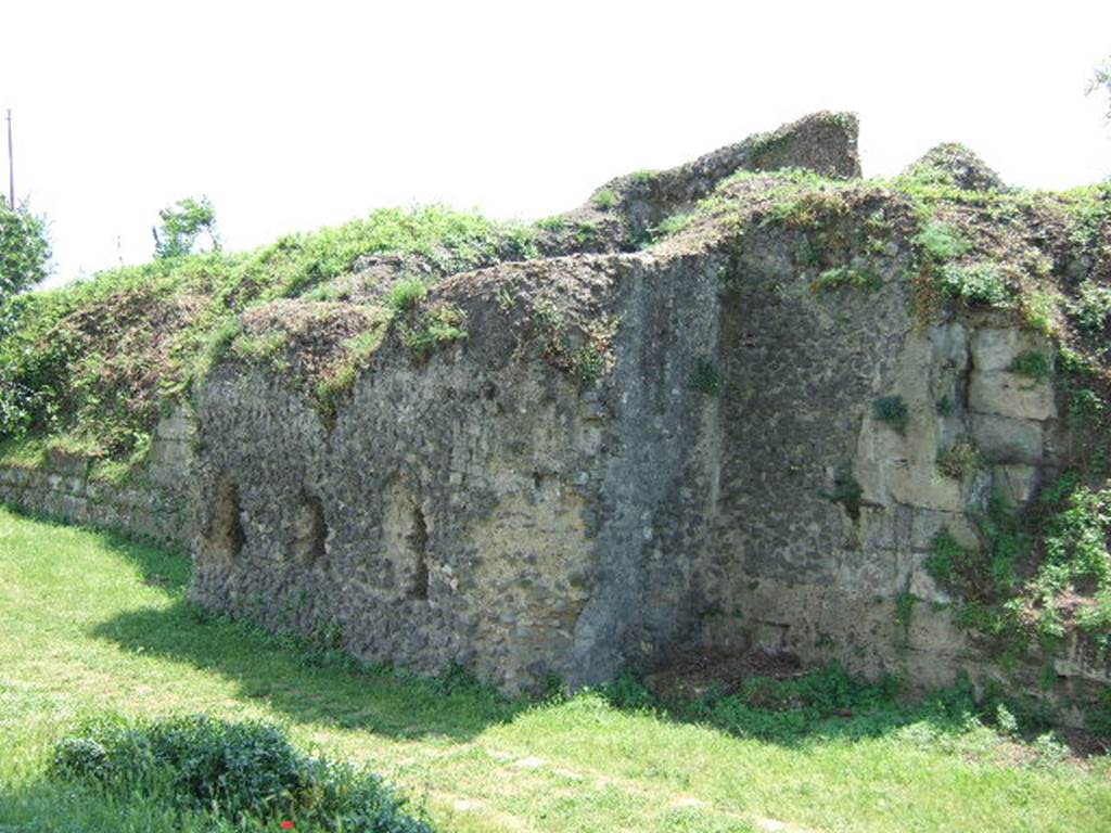 T7 Pompeii. Tower VII. May 2006. North and west side of tower, from outside the city walls.
