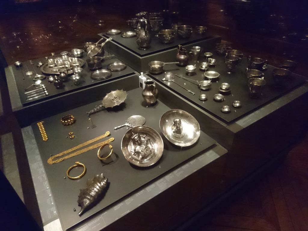 Villa della Pisanella, Boscoreale. Boscoreale silver treasure, side view.
Now in the Louvre.