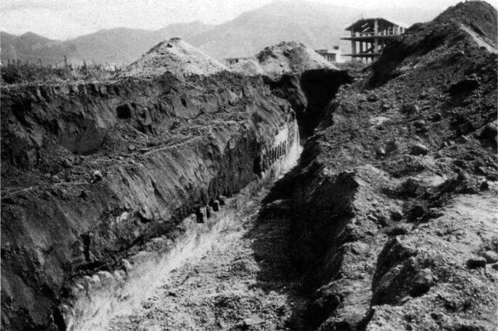 Scafati, via Spinelli. Veduta generale delle strutture della villa rustica.
General view of the structures of the rustic villa.
See Marisa De' Spagnolis Conticello. Di due ville rustiche rinvenute a Scafati (SA), in via Spinelli ed in via Poggiomarino in Rivista di Studi Pompeiani, Vol. VI, 1993-94 p.138 Fig. 2.
