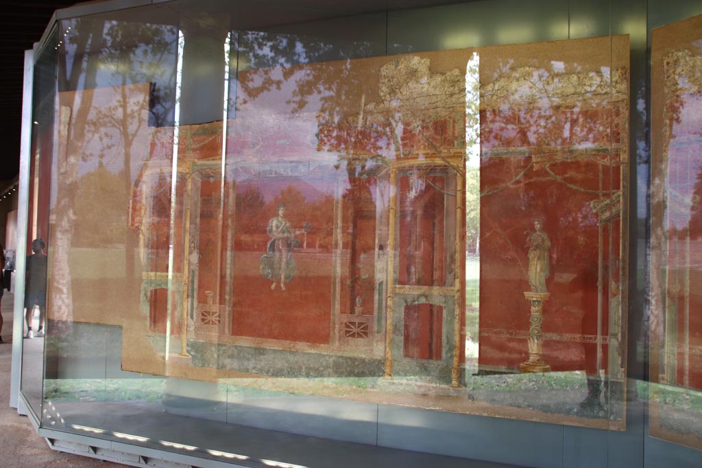 Complesso dei triclini in località Moregine a Pompei. October 2022. Triclinium A, west wall on display in Pompeii Palaestra.
Photo courtesy of Klaus Heese