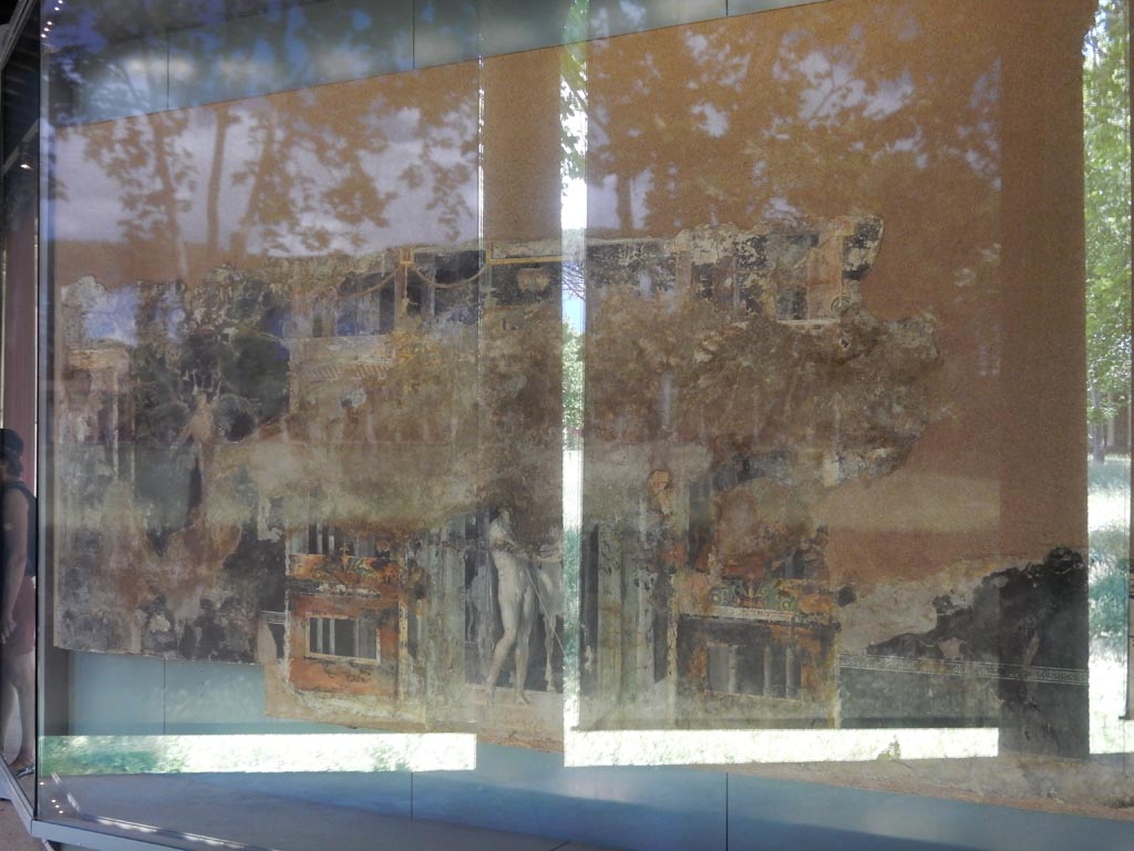 Complesso dei triclini in località Moregine a Pompei. May 2018. Triclinium B, west wall, on display in the Pompeii Palaestra.
Photo courtesy of Buzz Ferebee.