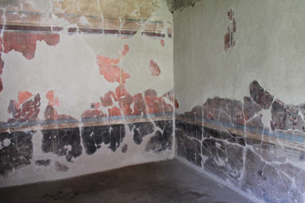 Oplontis Villa of Poppea, March 2014. Room 30, south-west corner.
Foto Annette Haug, ERC Grant 681269 DÉCOR.

