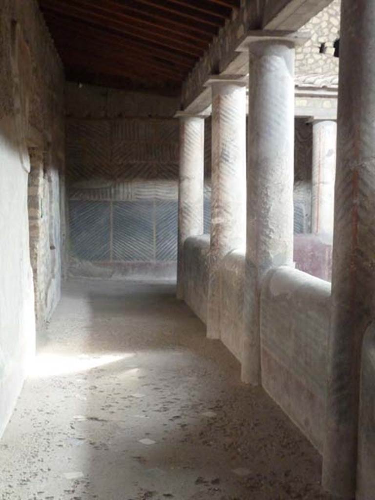 Oplontis, September 2015. Room 32, looking south along east side of internal peristyle.