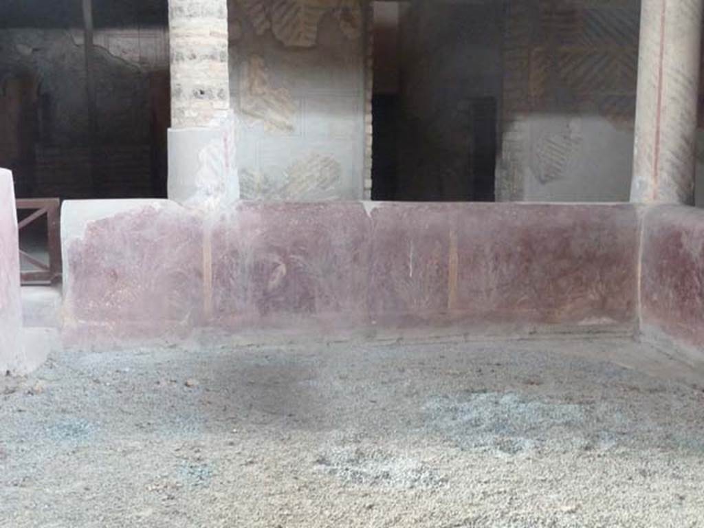 Oplontis, September 2015. Room 32, looking west in north-west corner.