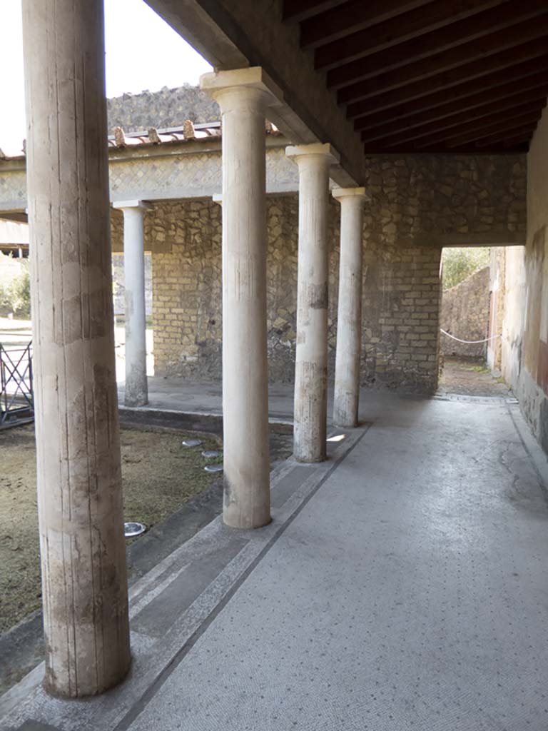Oplontis Villa of Poppea, September 2017. East portico 34, looking east.
Foto Annette Haug, ERC Grant 681269 DÉCOR.

