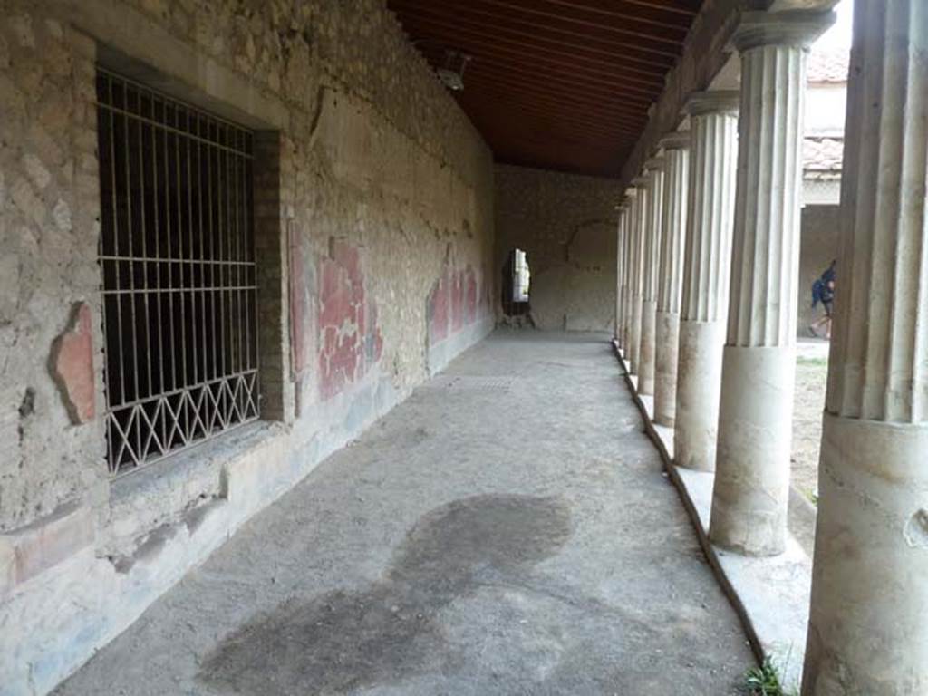 Oplontis, September 2015. Portico 40, looking north along west side.
