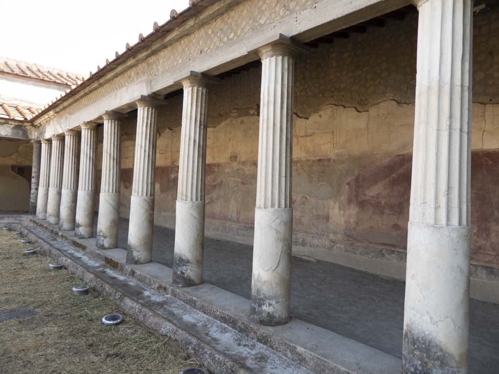 Oplontis Villa of Poppea, September 2017. Portico 40, looking towards east portico.
Foto Annette Haug, ERC Grant 681269 DÉCOR.