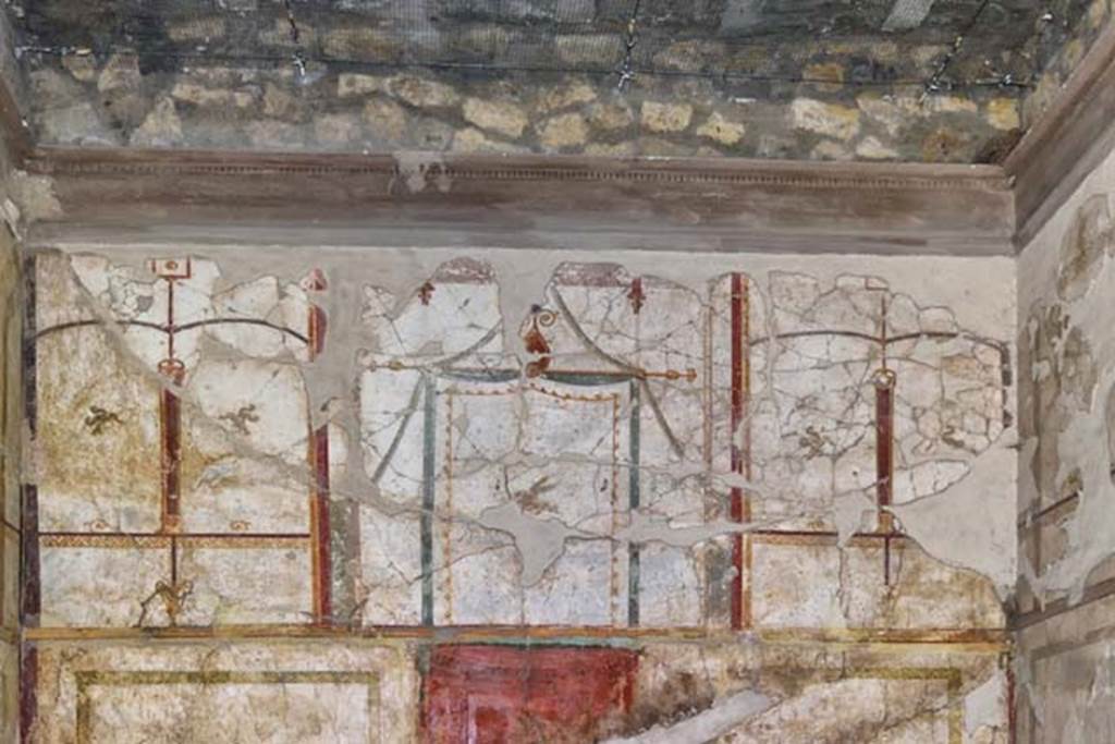 Oplontis Villa of Poppea, April 2018. Cubiculum 41, detail of decoration on upper north wall.
Photo courtesy of Ian Lycett-King. Use is subject to Creative Commons Attribution-NonCommercial License v.4 International.