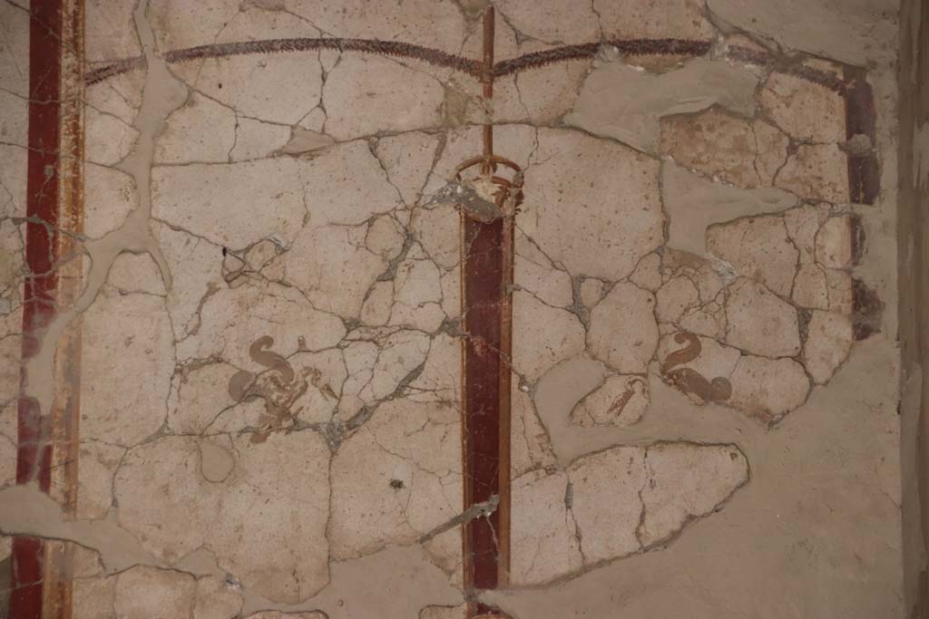 Oplontis Villa of Poppea, September 2021.
Room 41, detail of painted decoration from upper north wall of alcove, at east end. Photo courtesy of Klaus Heese.