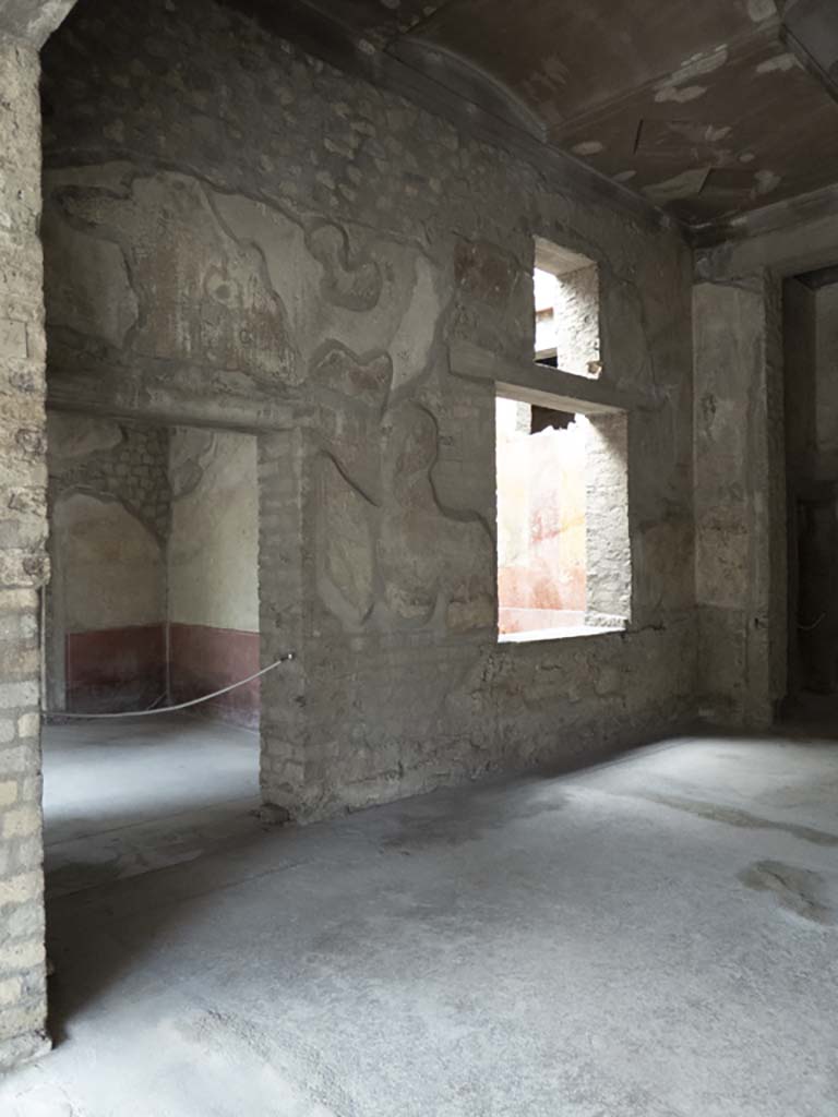 Oplontis Villa of Poppea, September 2017.
Room 74, looking towards south wall, with doorway to room 72, on left, and window to garden room 70, on right.
Foto Annette Haug, ERC Grant 681269 DÉCOR.
