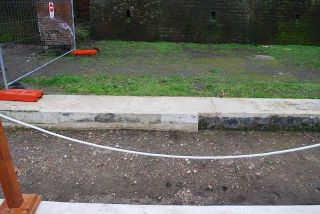 Oplontis Villa of Poppea, February 2009. Room 92, east side, looking south across areas 85, 86 and 91 showing the set of engaged columns that form part of the 85/96 boundary.
Photo courtesy of Drew Baker - from the King's College London, Villa of Oplontis Archive.