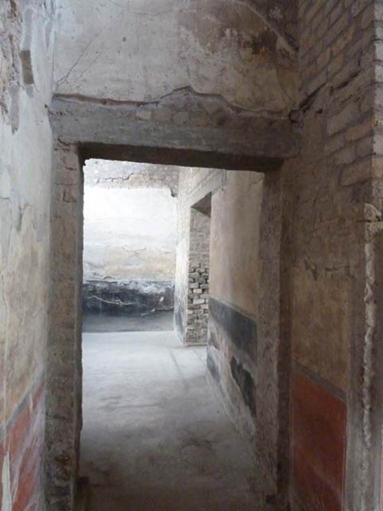 Oplontis, September 2015. Room 93, looking north through doorway from room 90.
