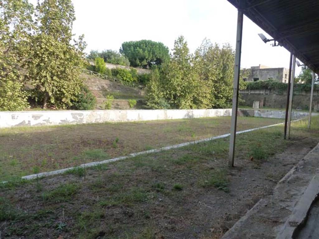 Oplontis Villa of Poppea, September 2015. Area 96, looking south-east across area 80, swimming pool 96, from West Portico 60. 