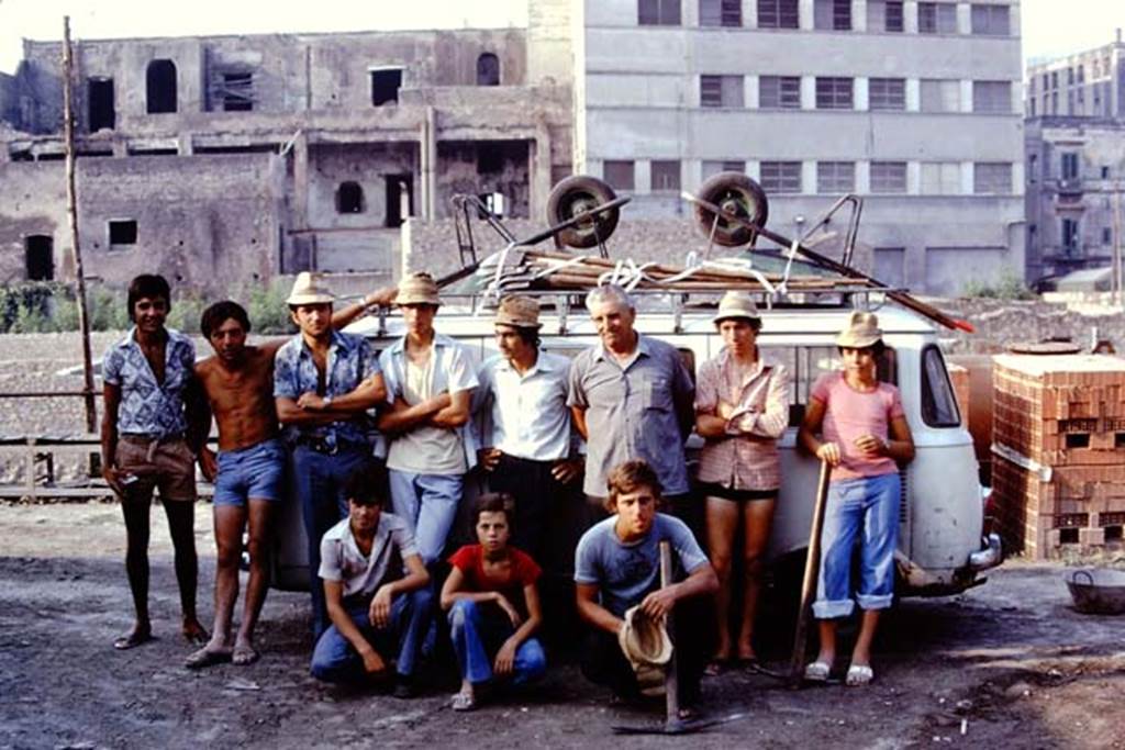 Oplontis, 1974. Eleven of Wilhelmina�s workers, off to work at Oplontis. Photo by Stanley A. Jashemski.   
Source: The Wilhelmina and Stanley A. Jashemski archive in the University of Maryland Library, Special Collections (See collection page) and made available under the Creative Commons Attribution-Non Commercial License v.4. See Licence and use details.
J74f0597
