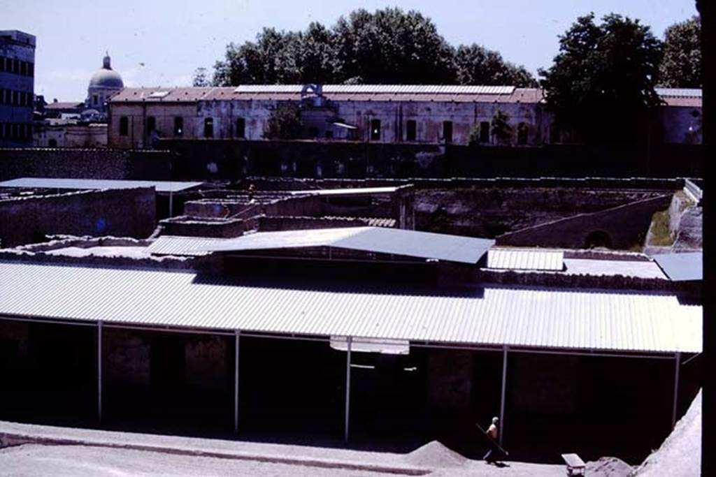Oplontis, 1978. Looking west from above pool, towards new roof over rooms on east side of north garden. Photo by Stanley A. Jashemski.   
Source: The Wilhelmina and Stanley A. Jashemski archive in the University of Maryland Library, Special Collections (See collection page) and made available under the Creative Commons Attribution-Non Commercial License v.4. See Licence and use details. J78f0143
