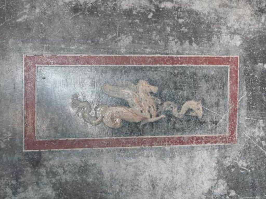 Stabiae, Secondo Complesso, May 2010. Room 15, detail of panel on south wall. Photo courtesy of Buzz Ferebee.
