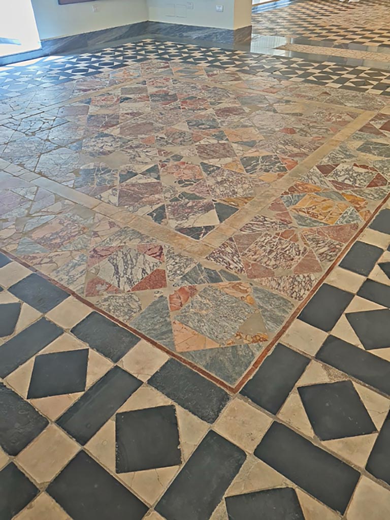 Mosaic in Naples Archaeological Museum, now in room CXLIII. June 2024. Photo courtesy of Giuseppe Ciaramella.