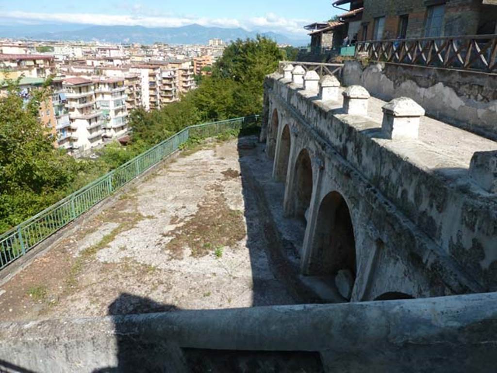 Stabiae, Villa Arianna, September 2015. 
Terrace C, with vaulted areas supporting terrace B, centre. On the right is the loggia 54.