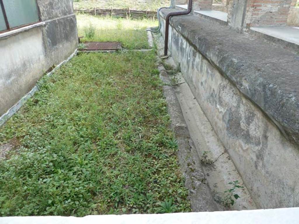 Stabiae, Villa Arianna, September 2015. Room 13, looking south across garden area. 

 

