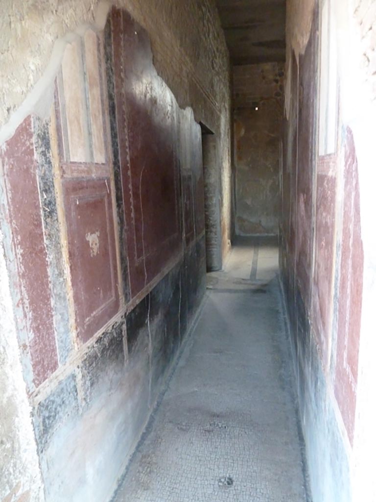 Stabiae, Villa Arianna, September 2015. Corridor 8 leading south to room 10.