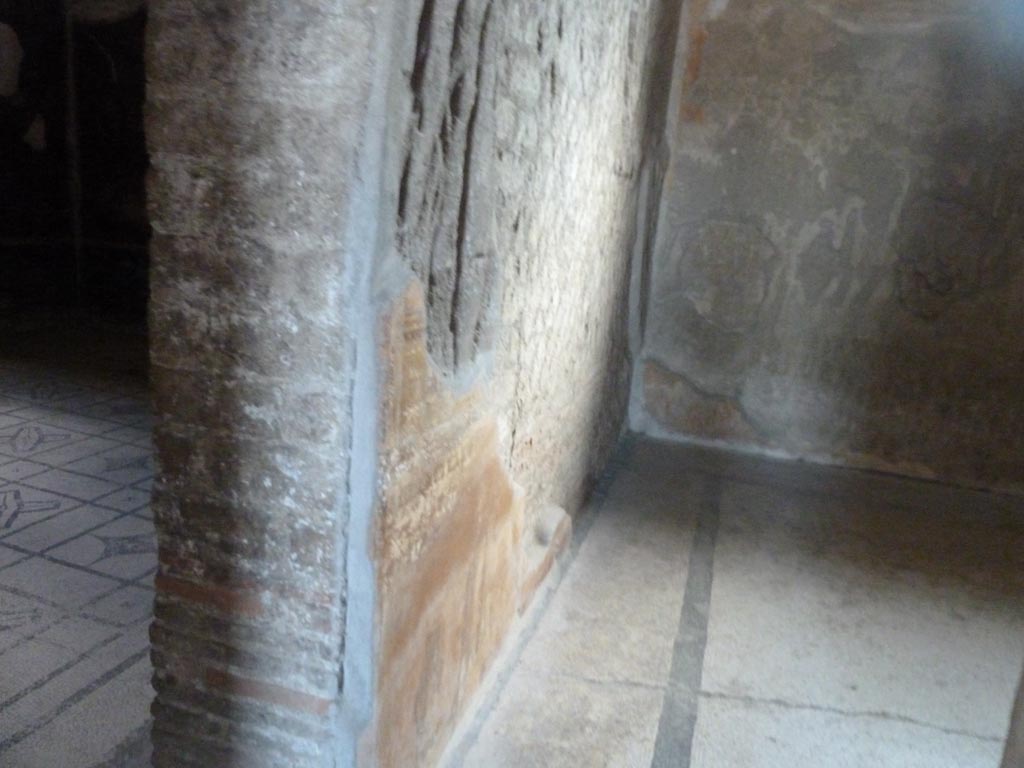 Stabiae, Villa Arianna, September 2015. Room 10, looking along east wall towards south-east corner of cubiculum. 