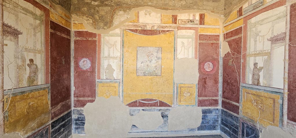 Stabiae, Villa Arianna, December 2023. Room 7, looking south from entrance doorway. Photo courtesy of Miriam Colomer.