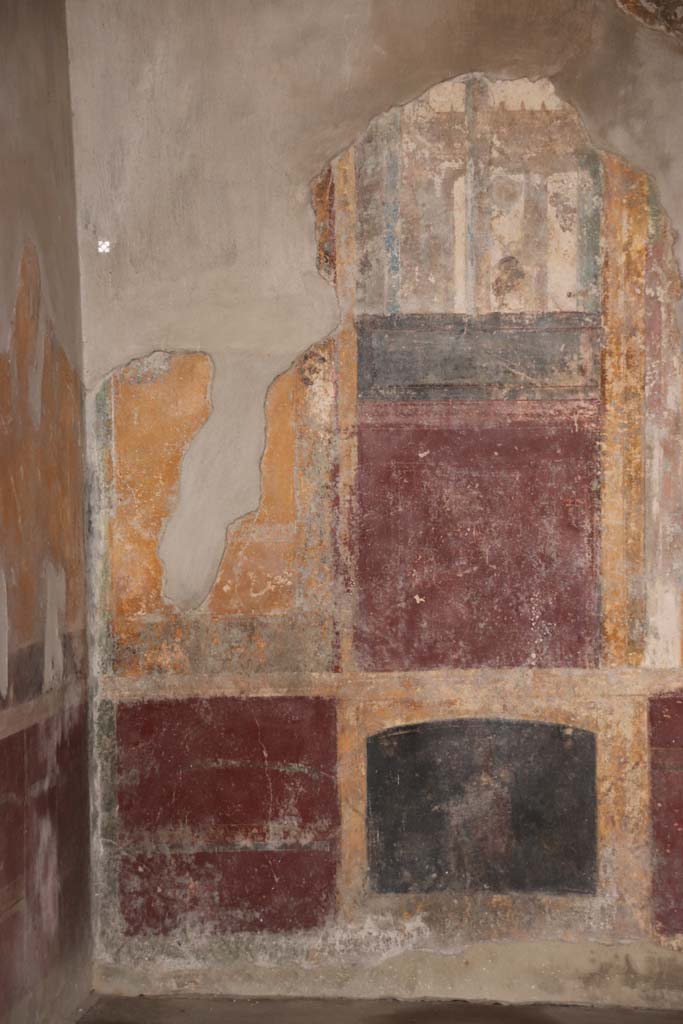 Stabiae, Villa Arianna, October 2020. Room 3, painted decoration on south wall in south-east corner. Photo courtesy of Klaus Heese.