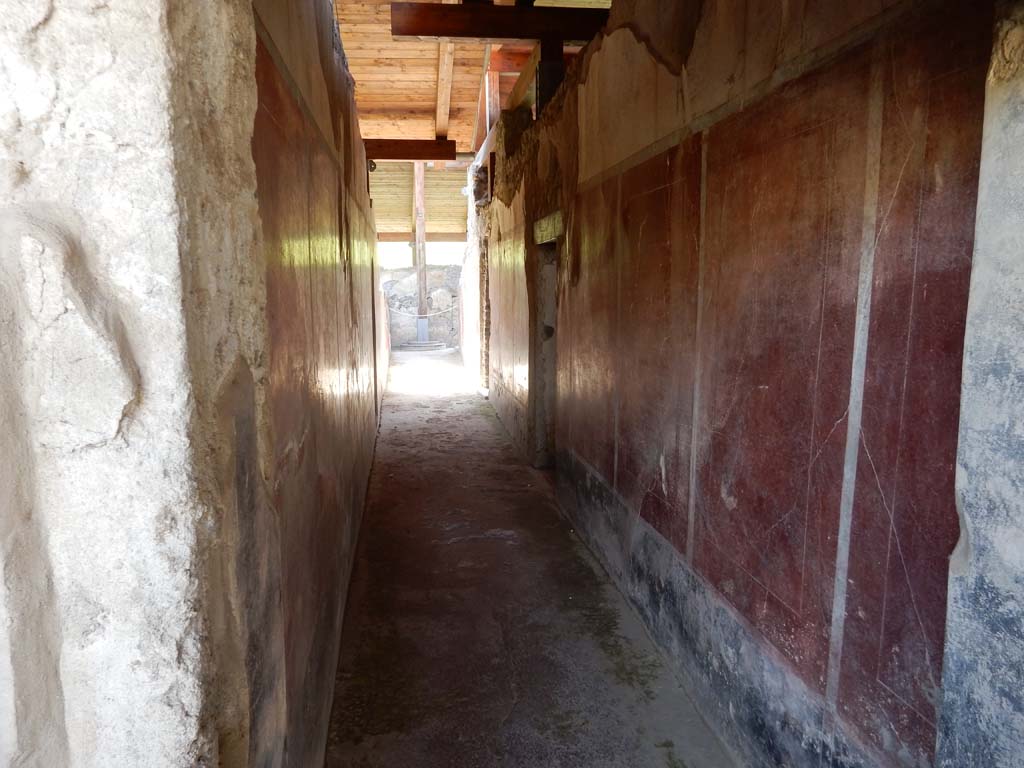 Stabiae, Villa Arianna, June 2019. W.27, looking west along corridor. Photo courtesy of Buzz Ferebee.