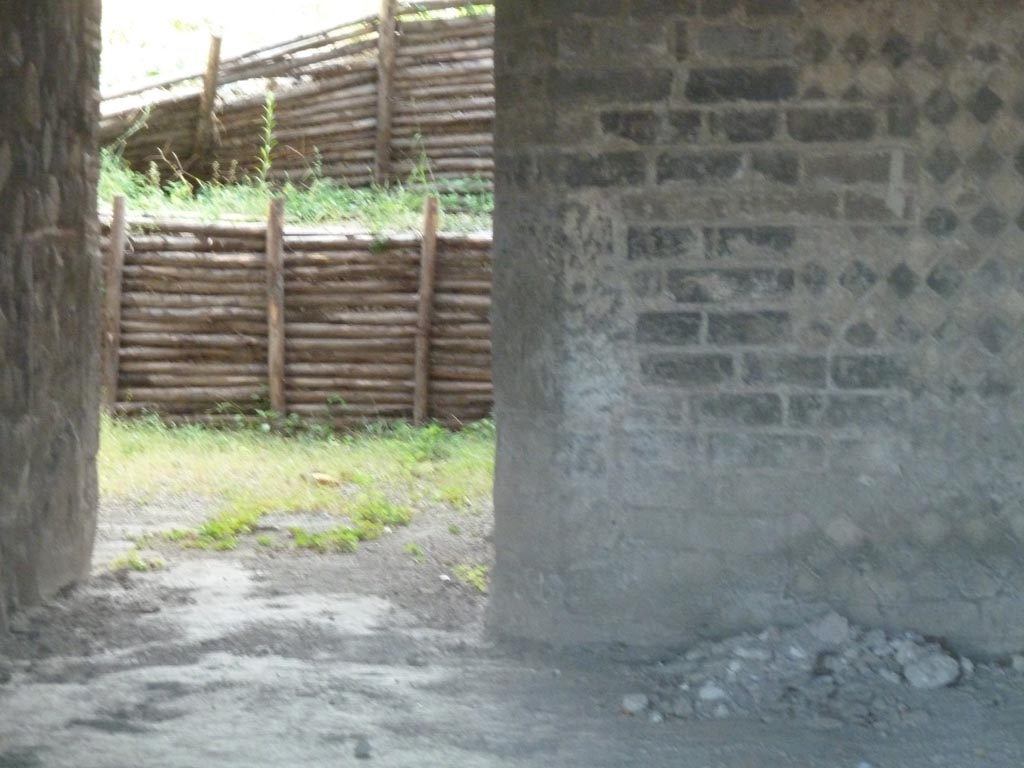 Stabiae, Villa Arianna, September 2015. Room 33, south end of corridor, looking into the unexcavated.