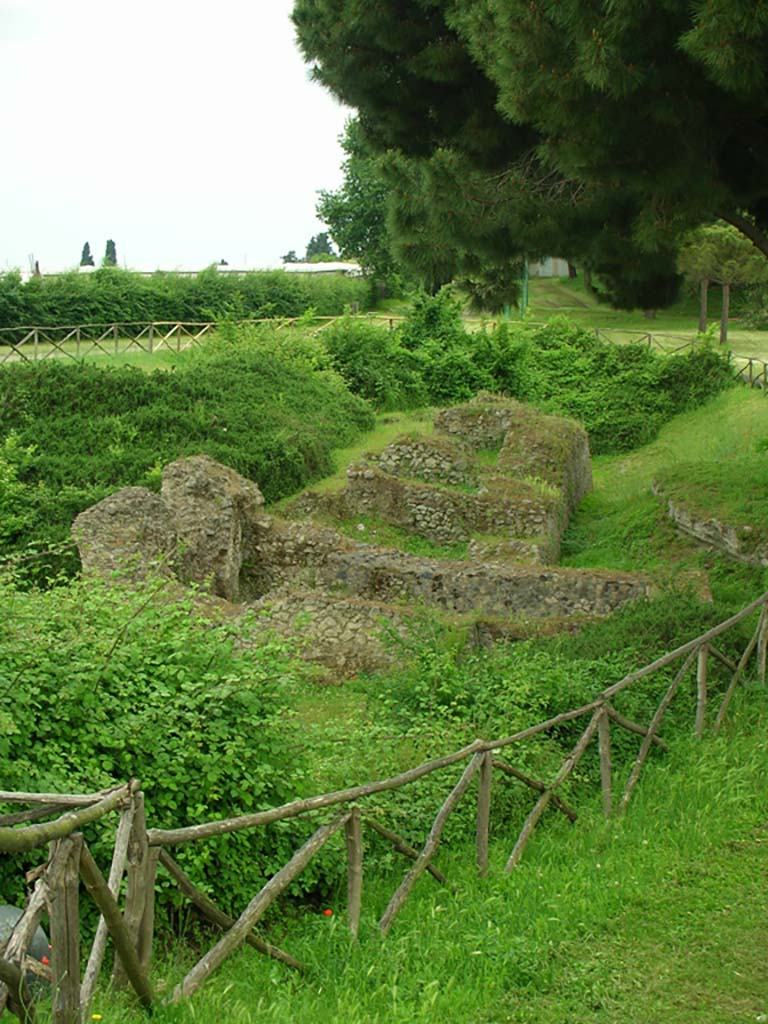 Tower IX, Pompeii. May 2010. Looking south-west. Photo courtesy of Ivo van der Graaff.