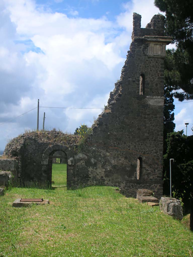 Tower X, Pompeii. May 2010. Looking west towards east side of Tower. Photo courtesy of Ivo van der Graaff.