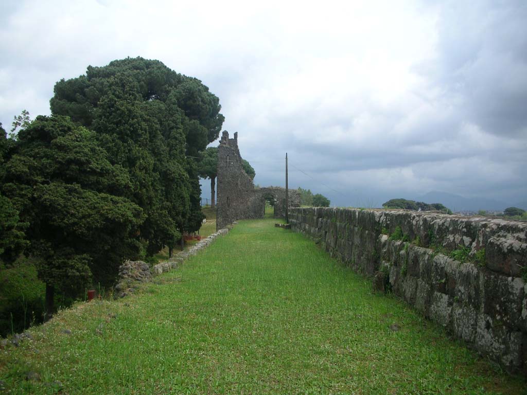 Tower X, Pompeii. May 2010. Looking east towards Tower X, from Tower XI. Photo courtesy of Ivo van der Graaff.